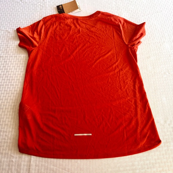 The North Face FlashDry Womens Orange/Red Performance Tee Shirt Med NWT Outdoor - Picture 4 of 8